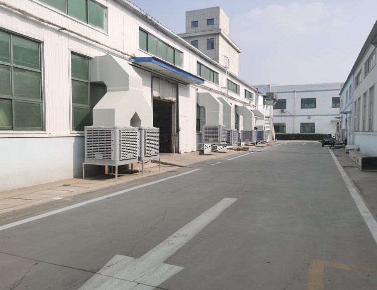 塑料吹塑車間管道降溫設備安裝